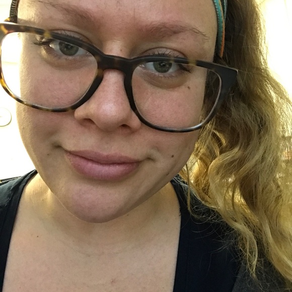 Meet your Posher, Vanessa - Picture 2 of 4